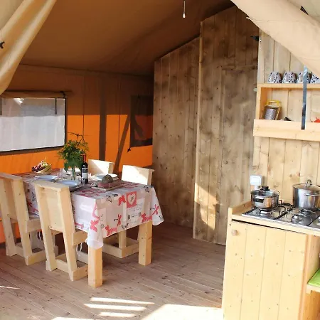 Beautiful Tent In With Private Terrace * Massignano