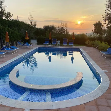 Beautiful Tent In With Private Terrace * Massignano