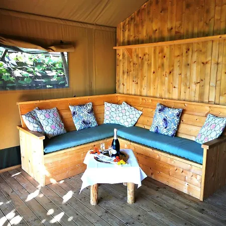 Beautiful Tent In With Private Terrace Сasa de vacaciones *